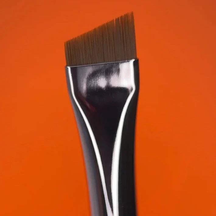The Face Space - Large Angled Brush